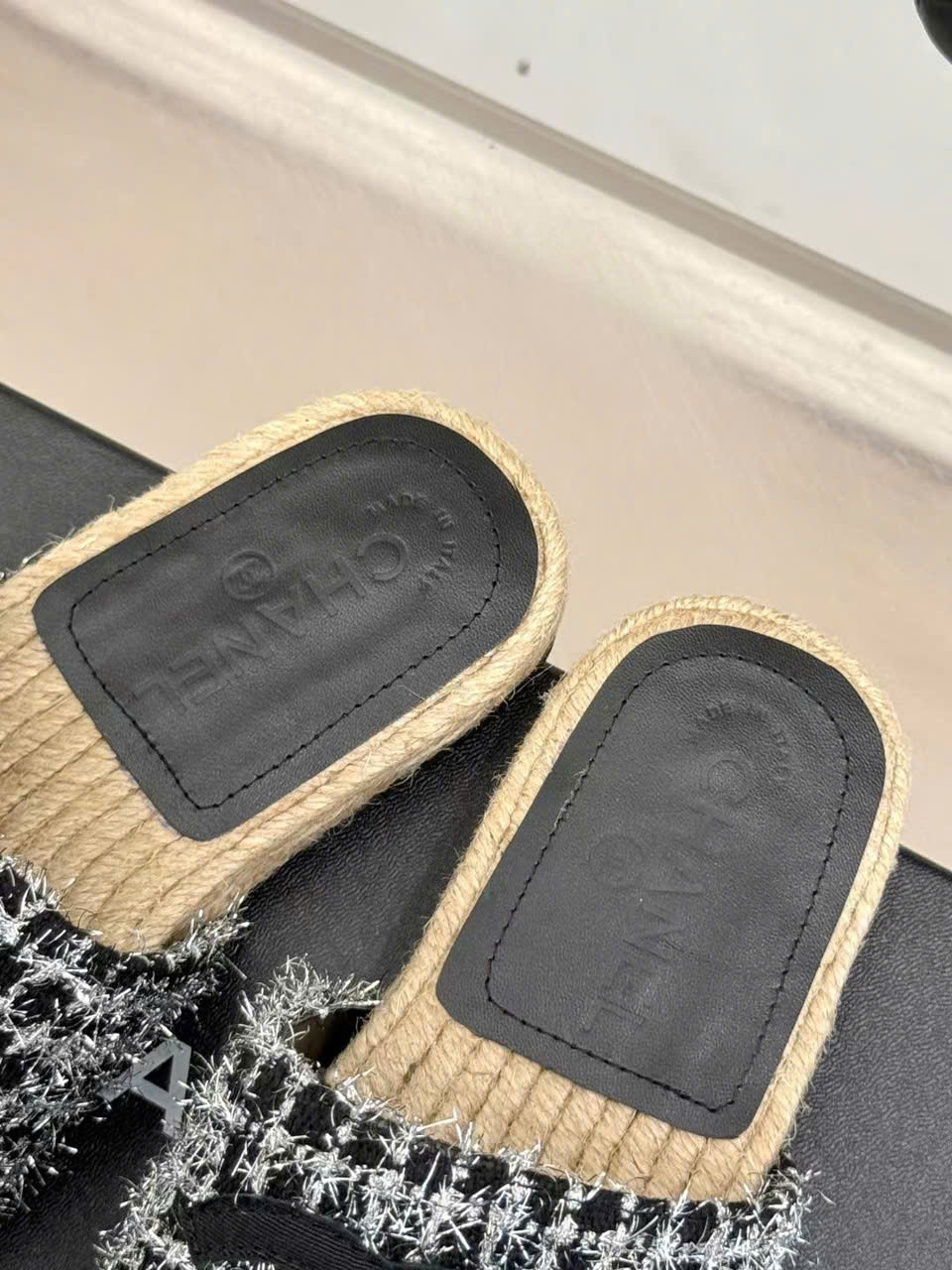 (1:1 replica) Chanel C Logo Women s Slides