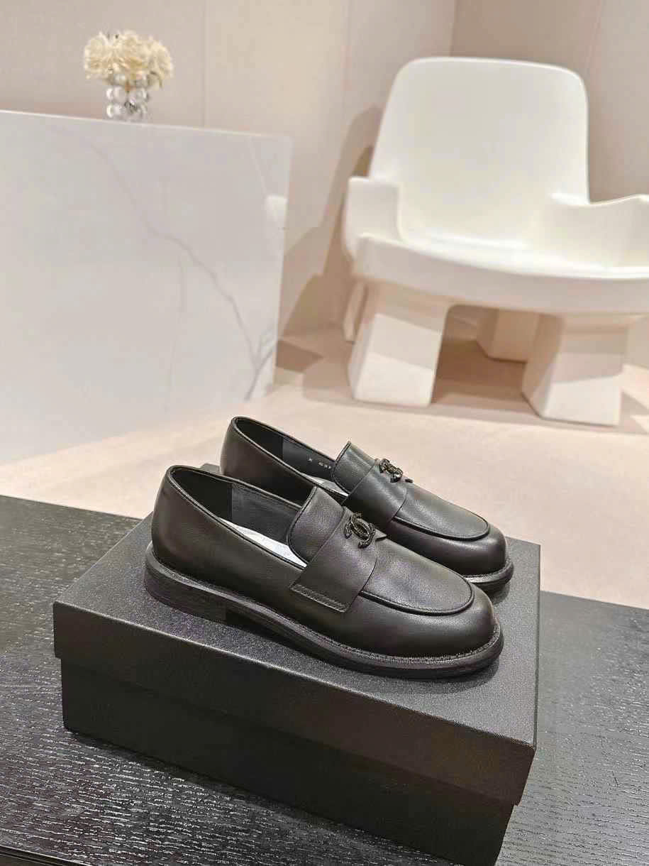 (1:1 replica) Chanel C Logo Loafers Shoes