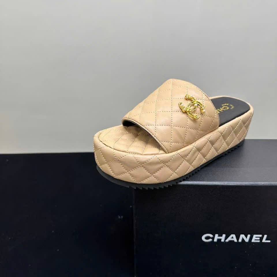 (1:1 replica) Chanel CLogo Wedges Women s Sandals 2025
