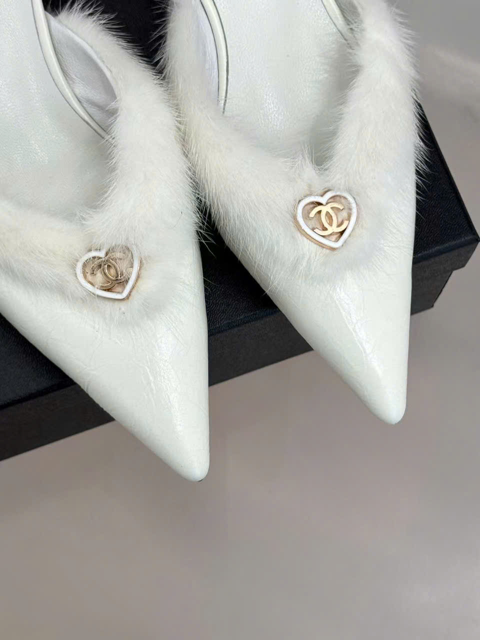 (1:1 replica) Chanel C Logo Open Back Shoes