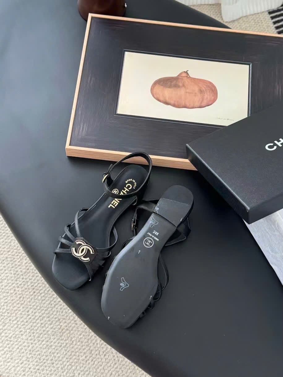 (1:1 replica) Chanel C Logo Women s Flat Sandals
