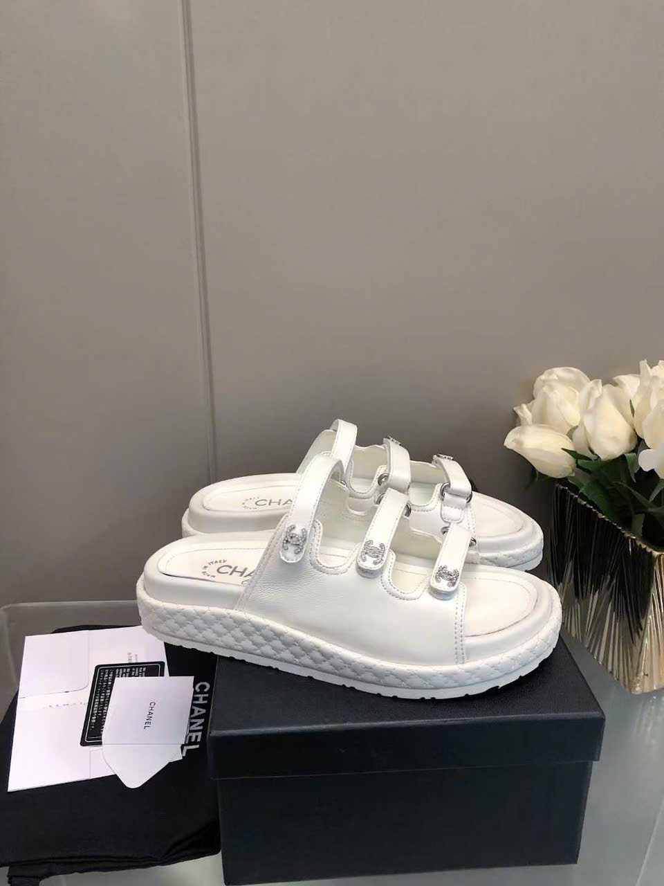 (1:1 replica) Chanel Leather Women s Sandal