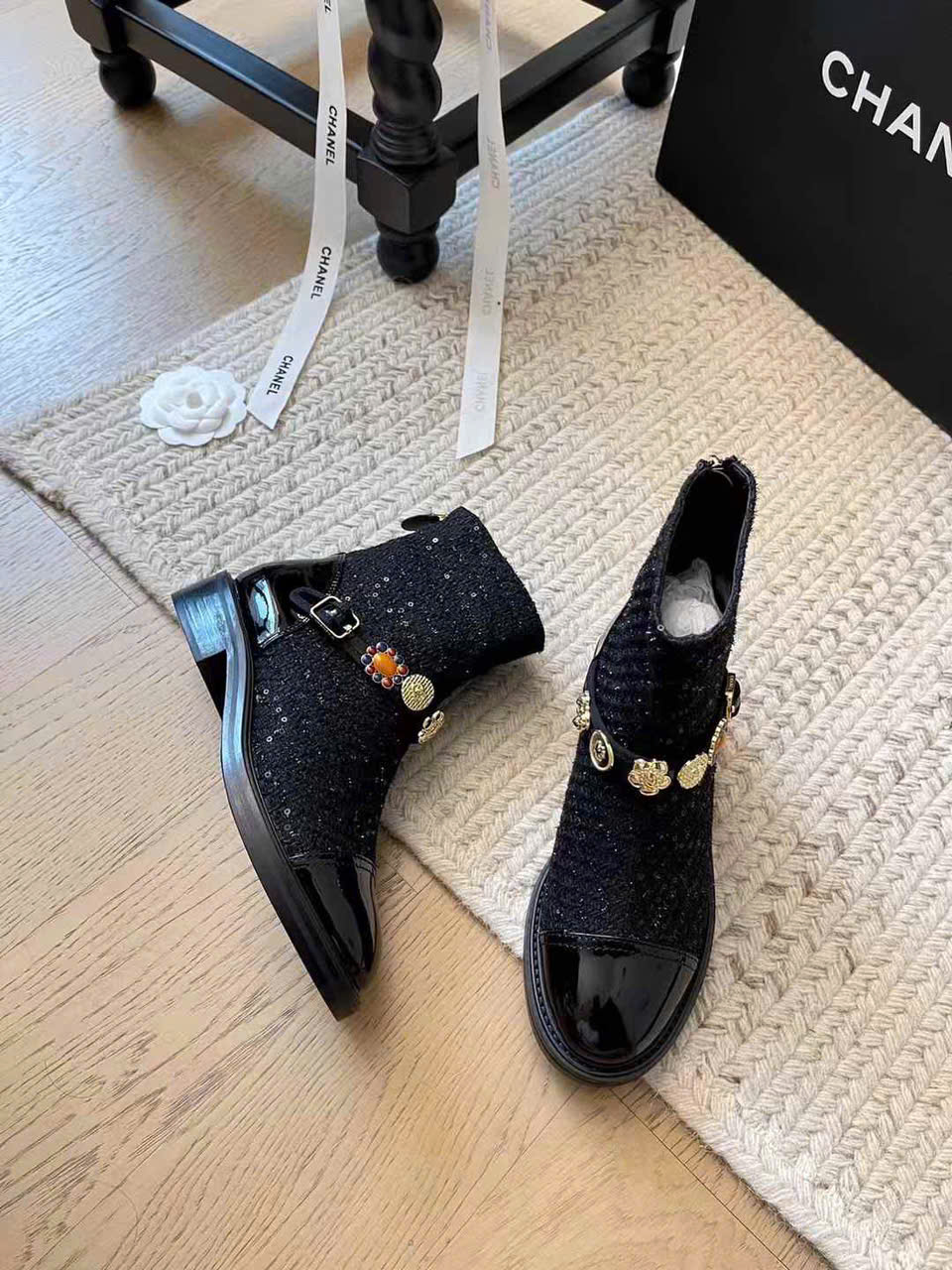 (1:1 replica) Chanel Leather Ankle Boots With Chains