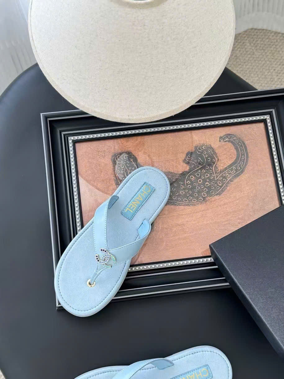 (1:1 replica) Chanel C-Logo Flip Flops Summer 2025
