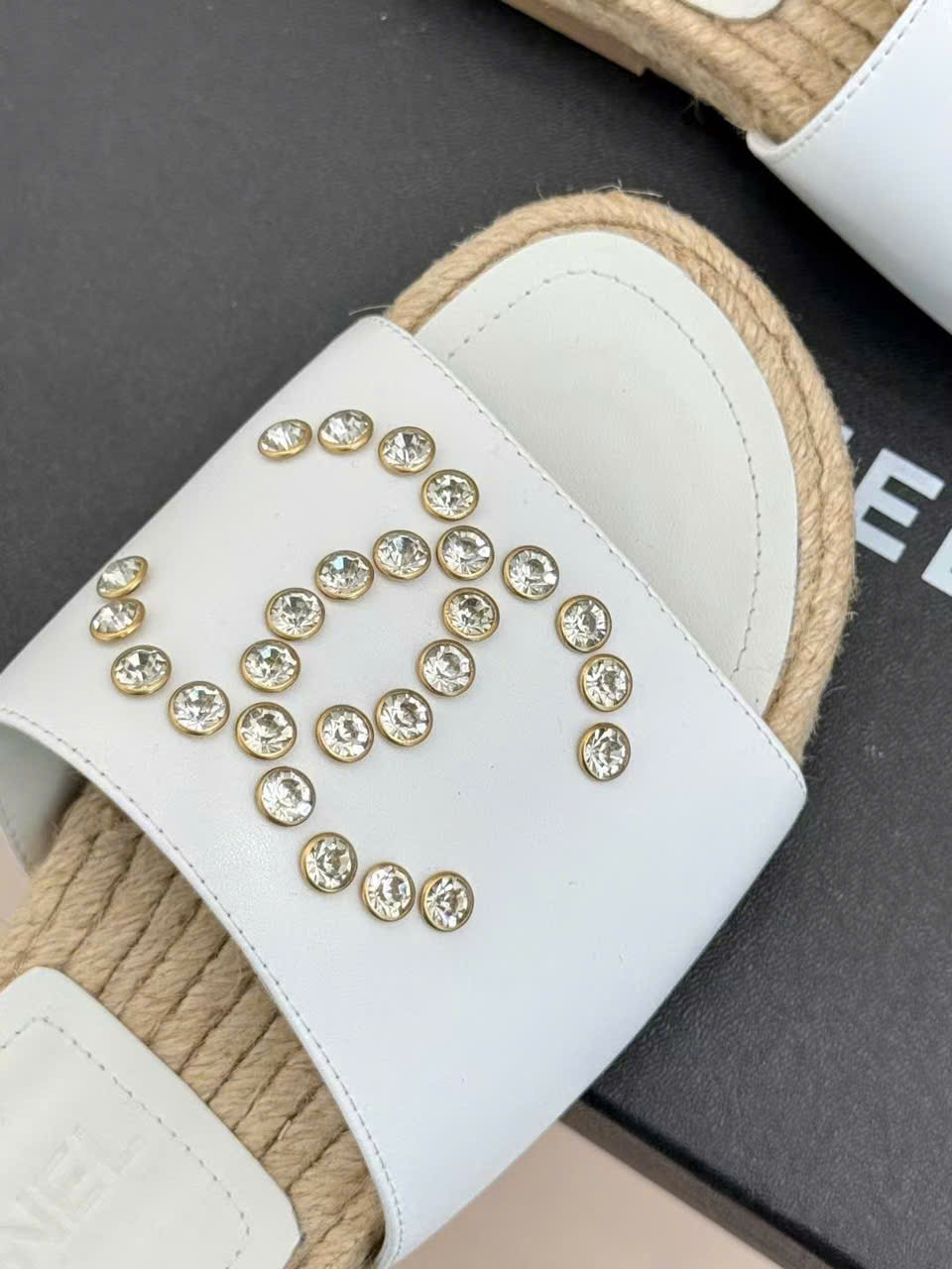(1:1 replica) Chanel C Logo Women s Slides