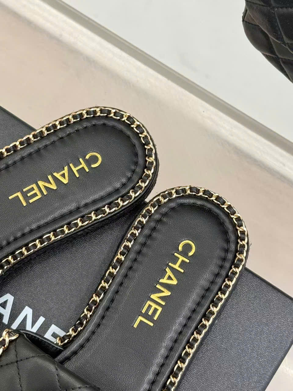 (1:1 replica) Chanel C Logo Women s Slides New Arrival
