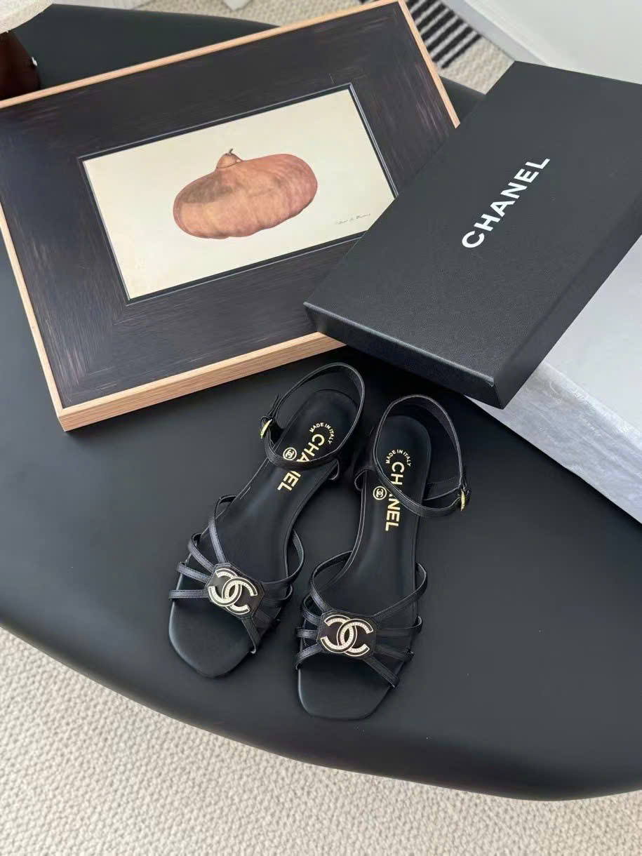 (1:1 replica) Chanel C Logo Women s Flat Sandals