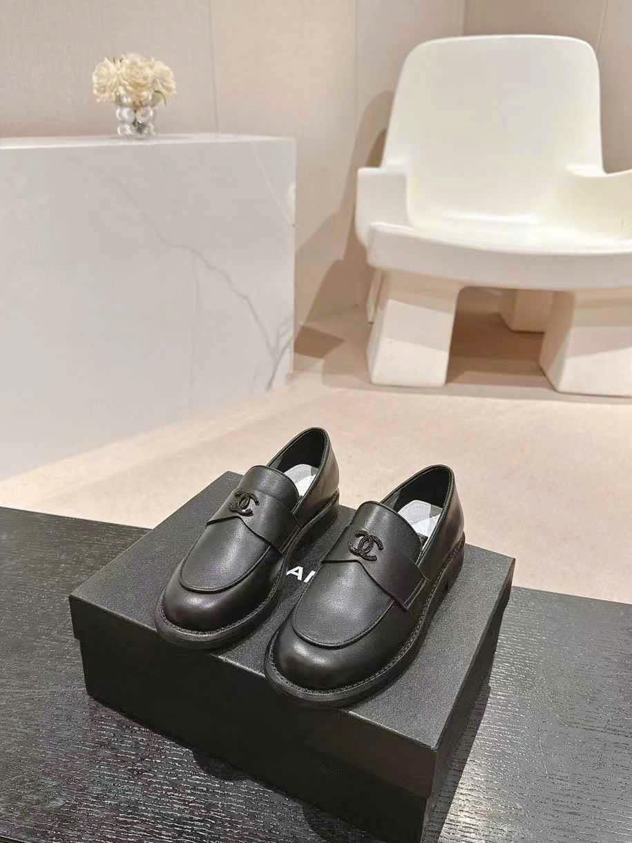 (1:1 replica) Chanel C Logo Loafers Shoes
