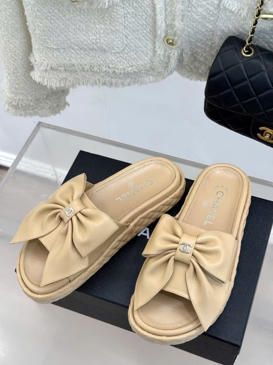 (1:1 replica) Chanel C Logo Women s Sandals