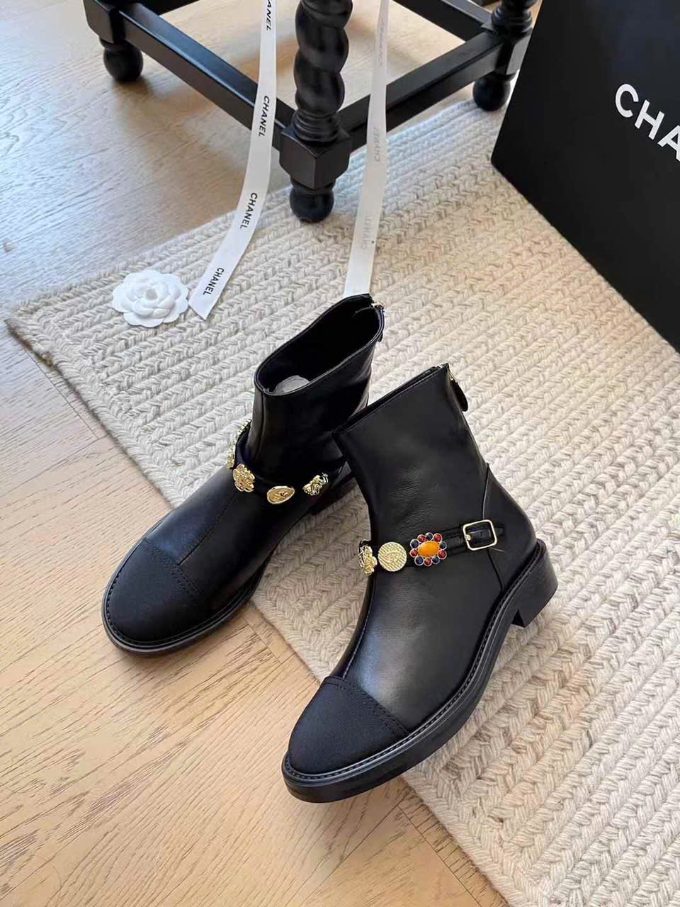 (1:1 replica) Chanel Leather Ankle Boots With Chains