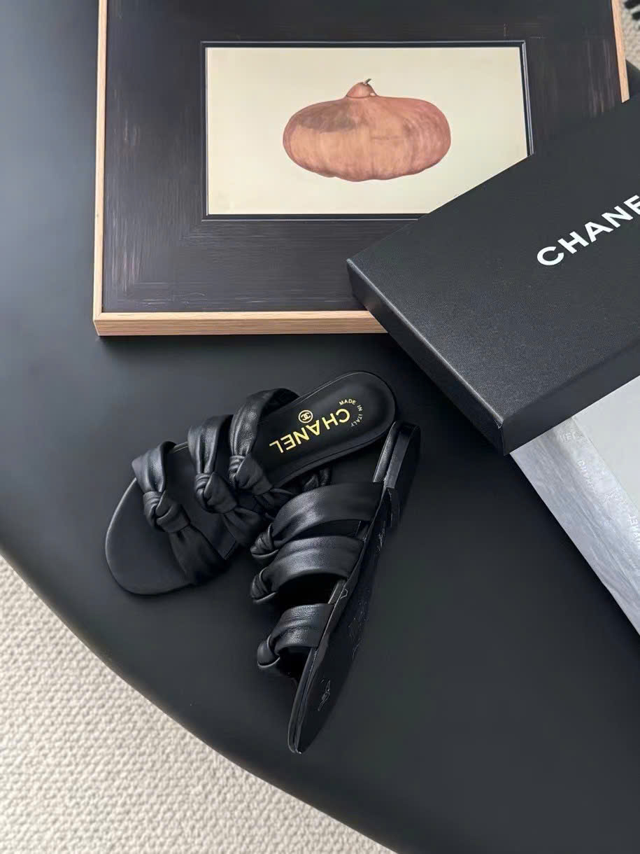 (1:1 replica) Chanel Women s Sandals New Collection 2025