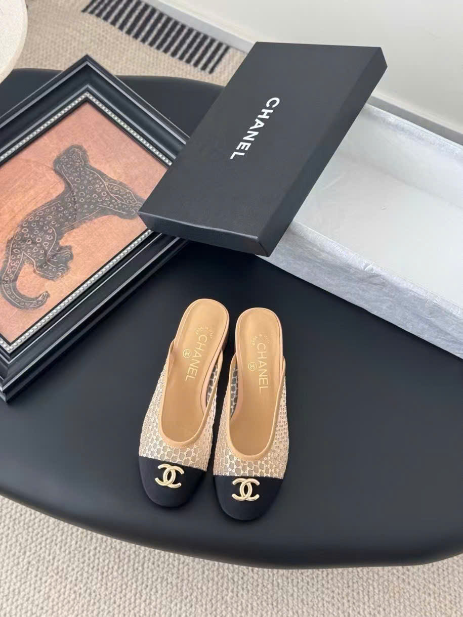 (1:1 replica) Chanel Vintages C Logo Open Back Shoes