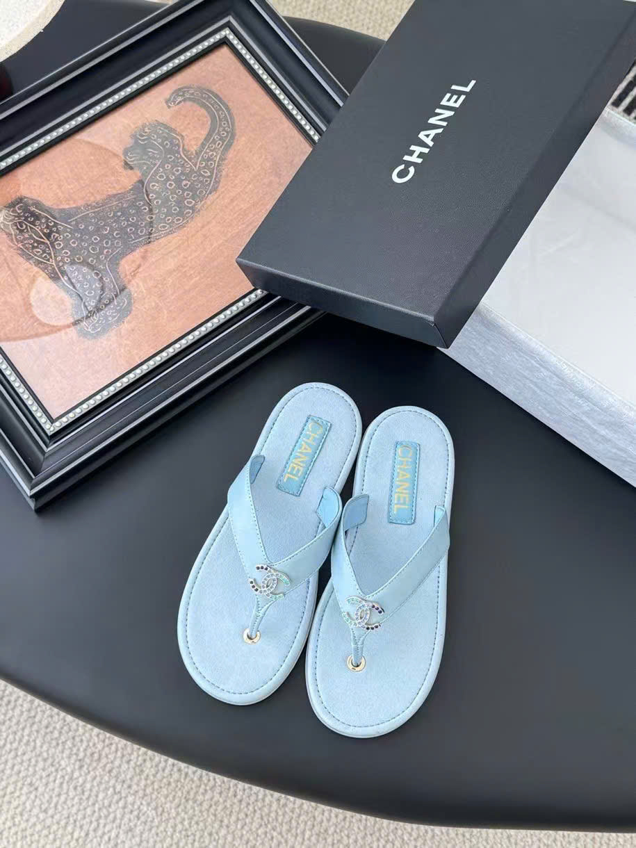(1:1 replica) Chanel C-Logo Flip Flops Summer 2025