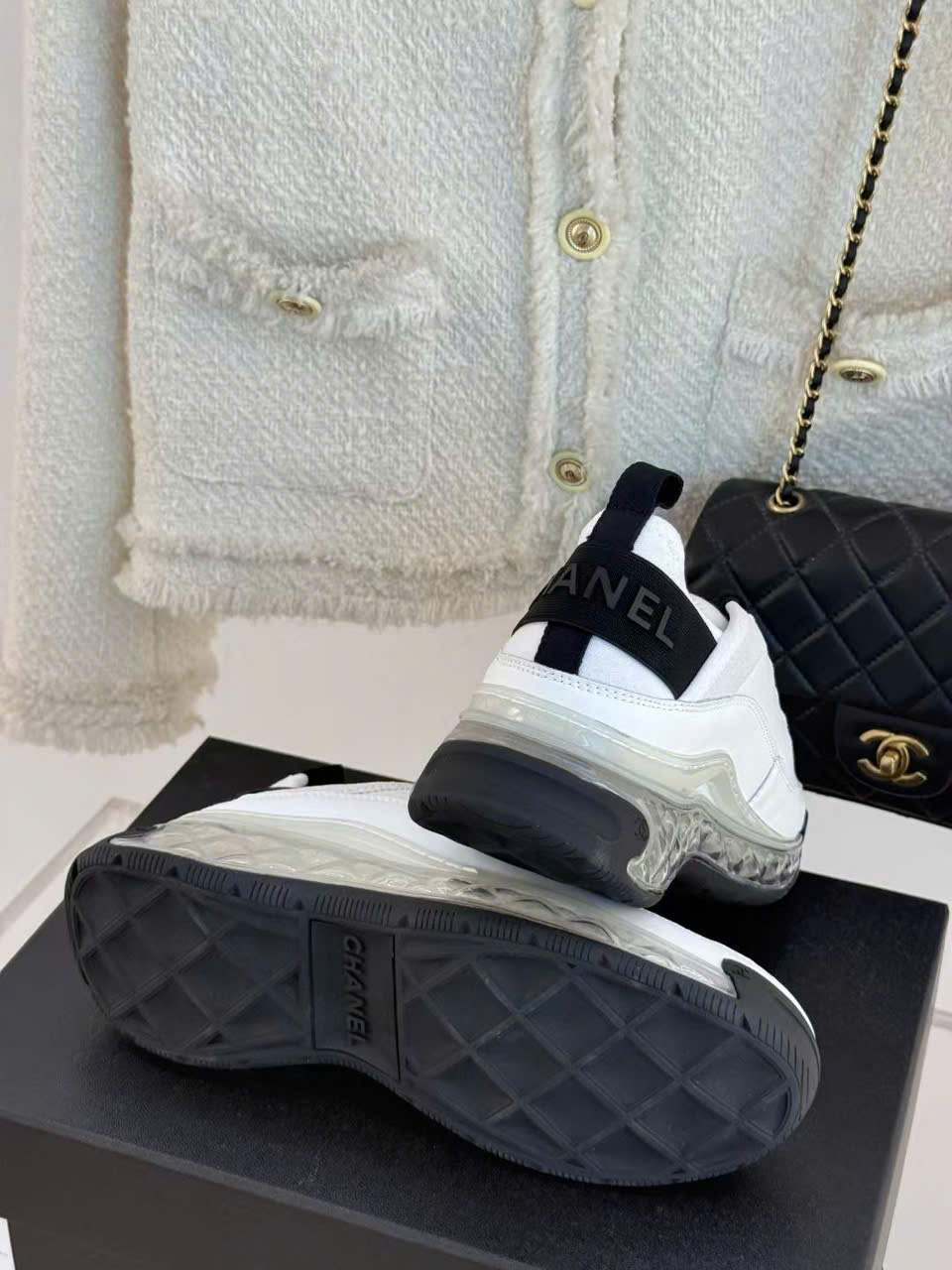 (1:1 replica) Chanel Sneaker C Logo Unisex Shoes