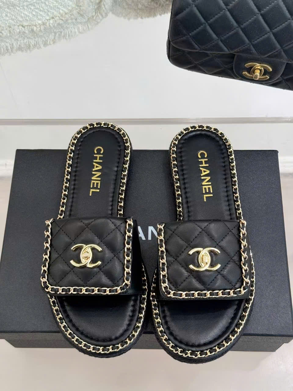 (1:1 replica) Chanel C Logo Women s Slides New Arrival