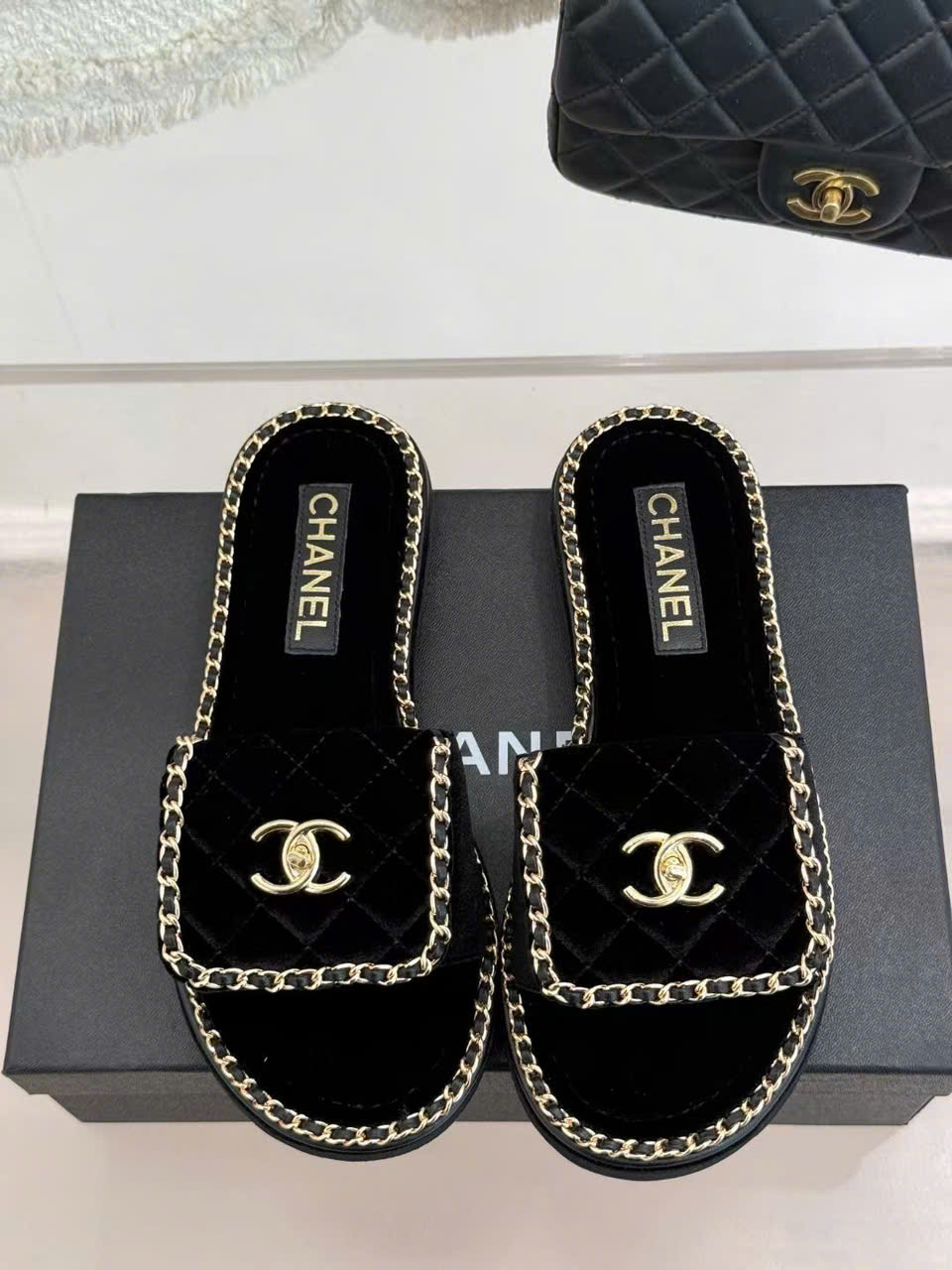 (1:1 replica) Chanel C Logo Women s Slides New Arrival