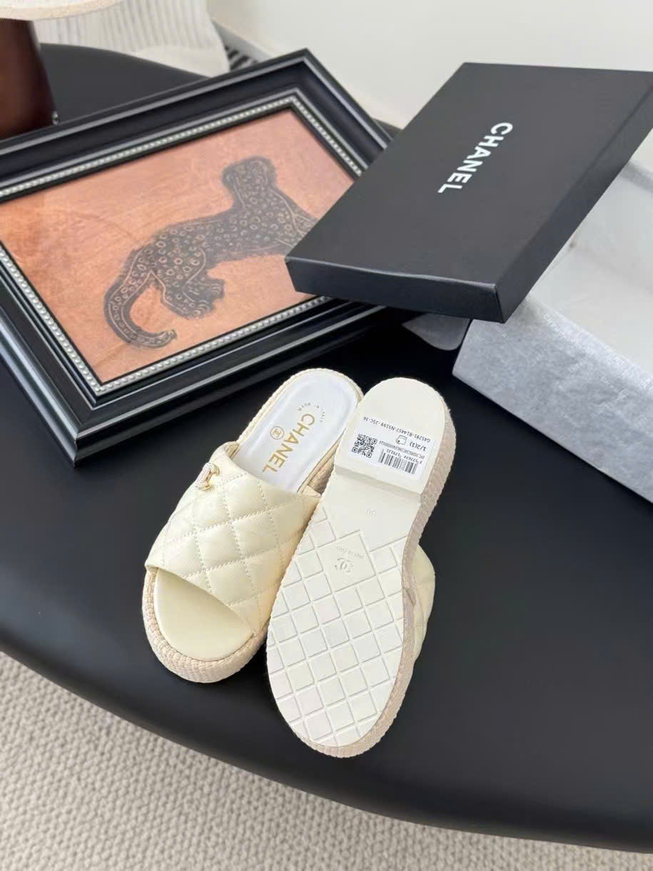 (1:1 replica) Chanel C Logo Wedges Sandals
