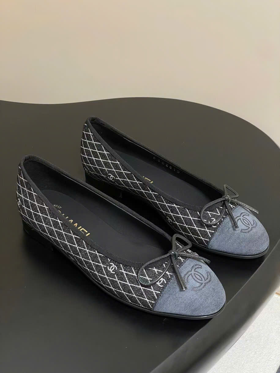 (1:1 replica) Chanel C-Logo Summer Shoes 2025