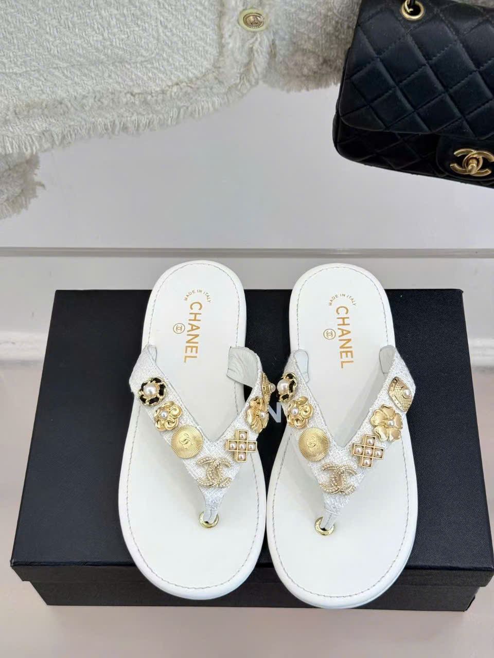 (1:1 replica) Chanel C Logo Women s Flip Flop