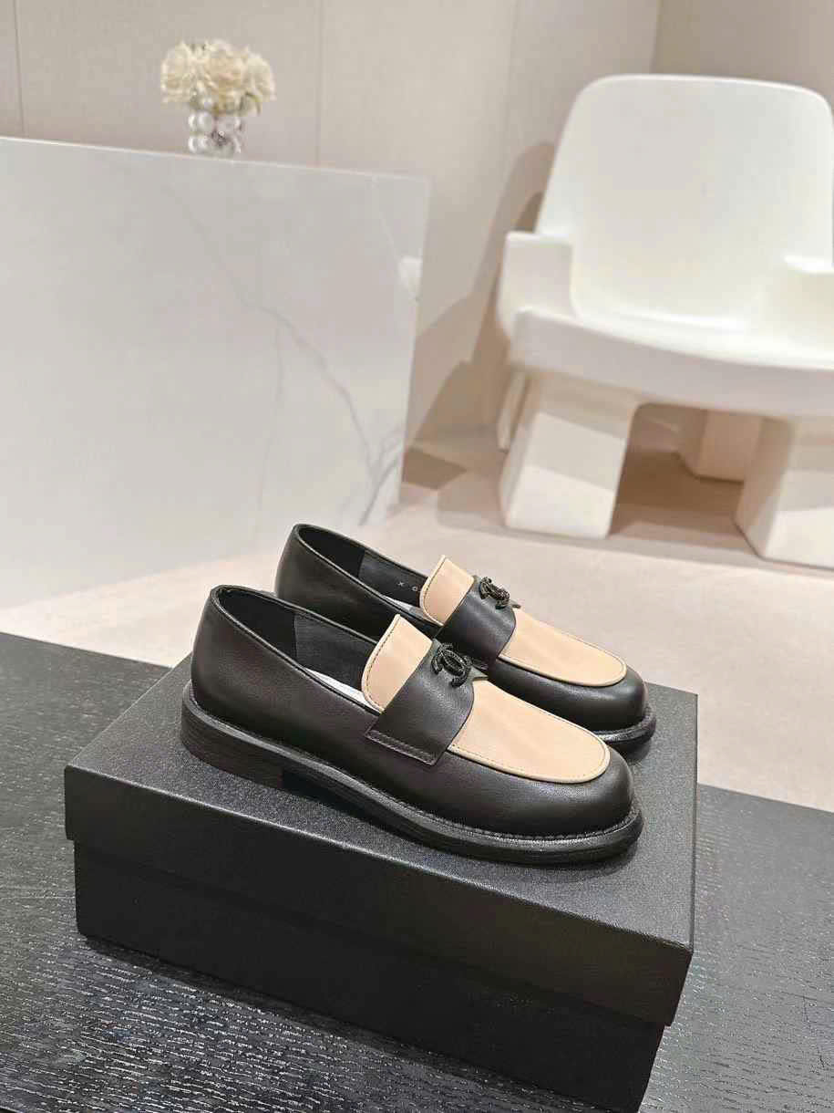 (1:1 replica) Chanel C Logo Loafers Shoes