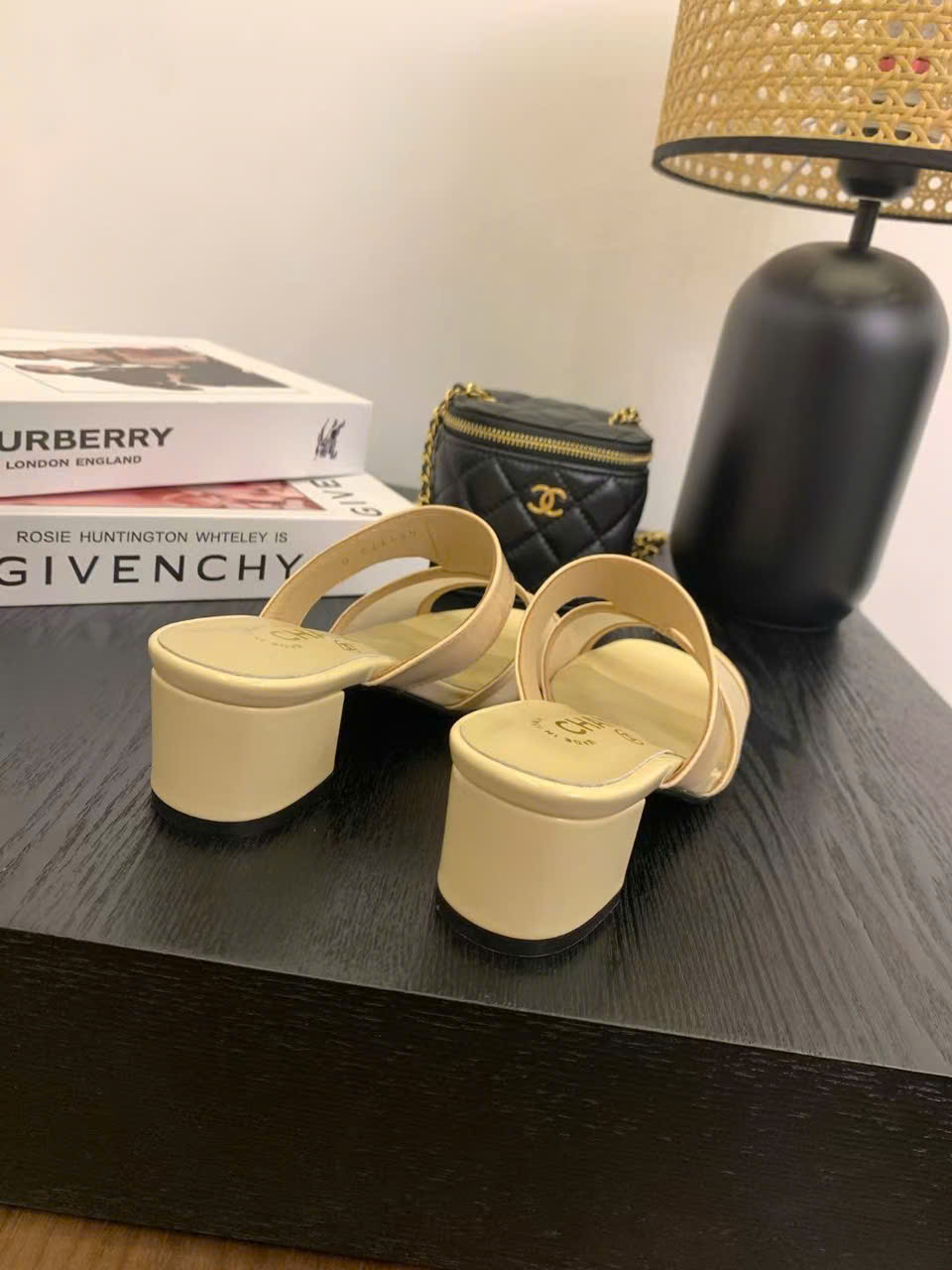(1:1 replica) Chanel CLogo Women s Sandals New Arrivals