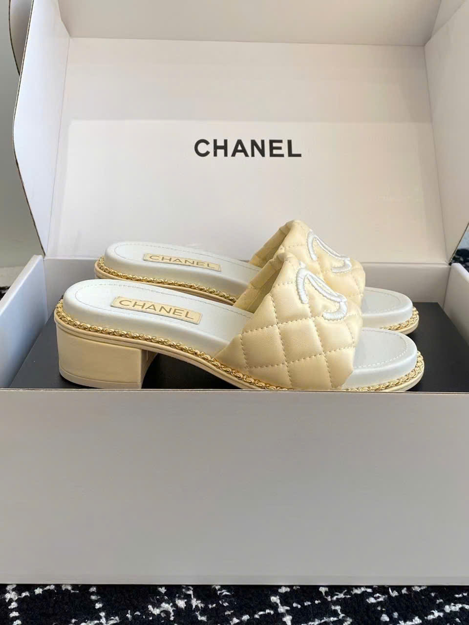 (1:1 replica) Chanel C Logo Women s Sandals Summer 2025