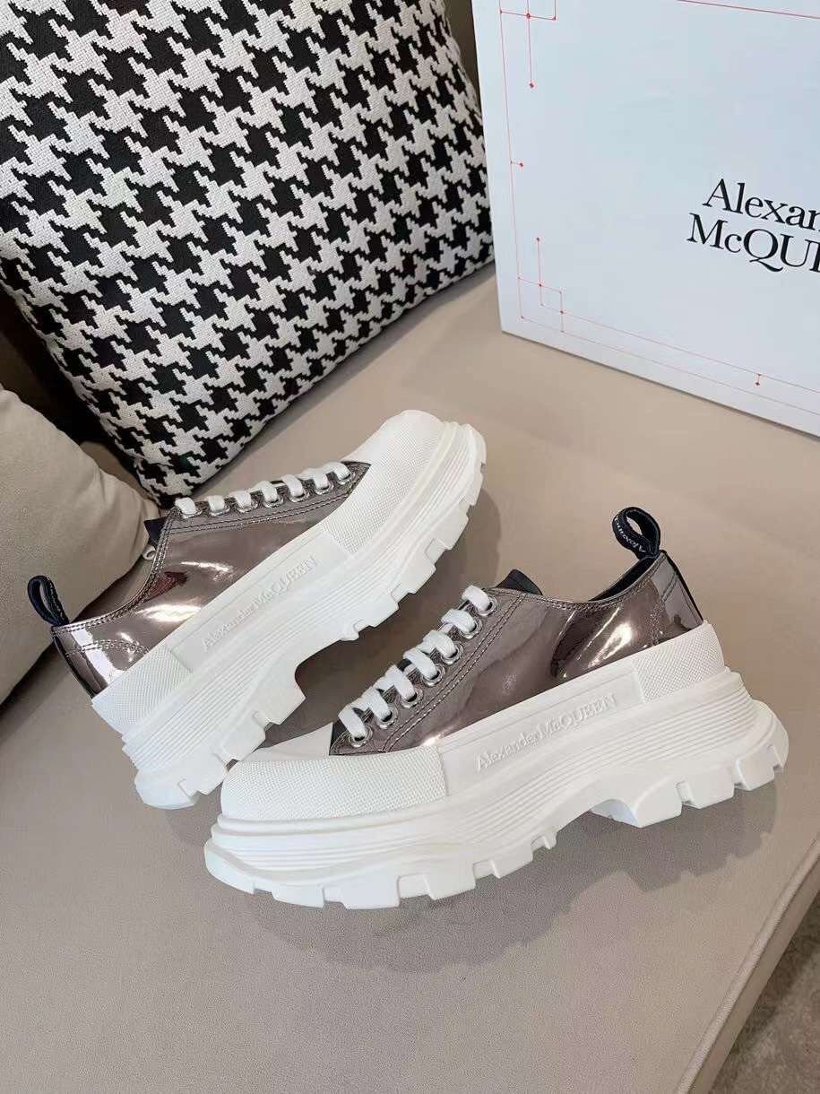 (1:1 replica) Alexander McQueen Tread Slick Lace Up Unisex Shoes