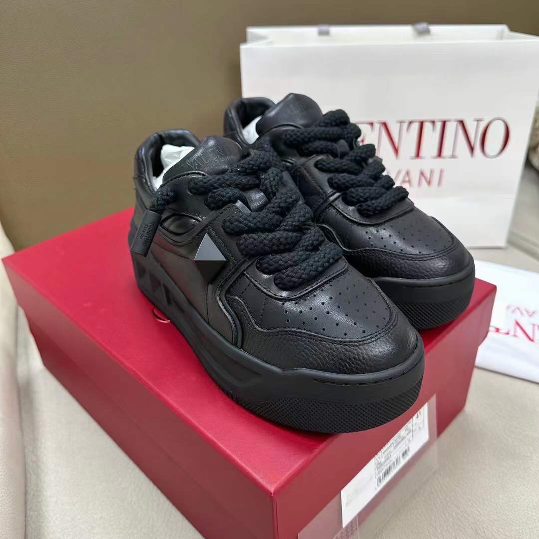 (1:1 replica) Valentino Garavani One Stud XL Unisex Shoes