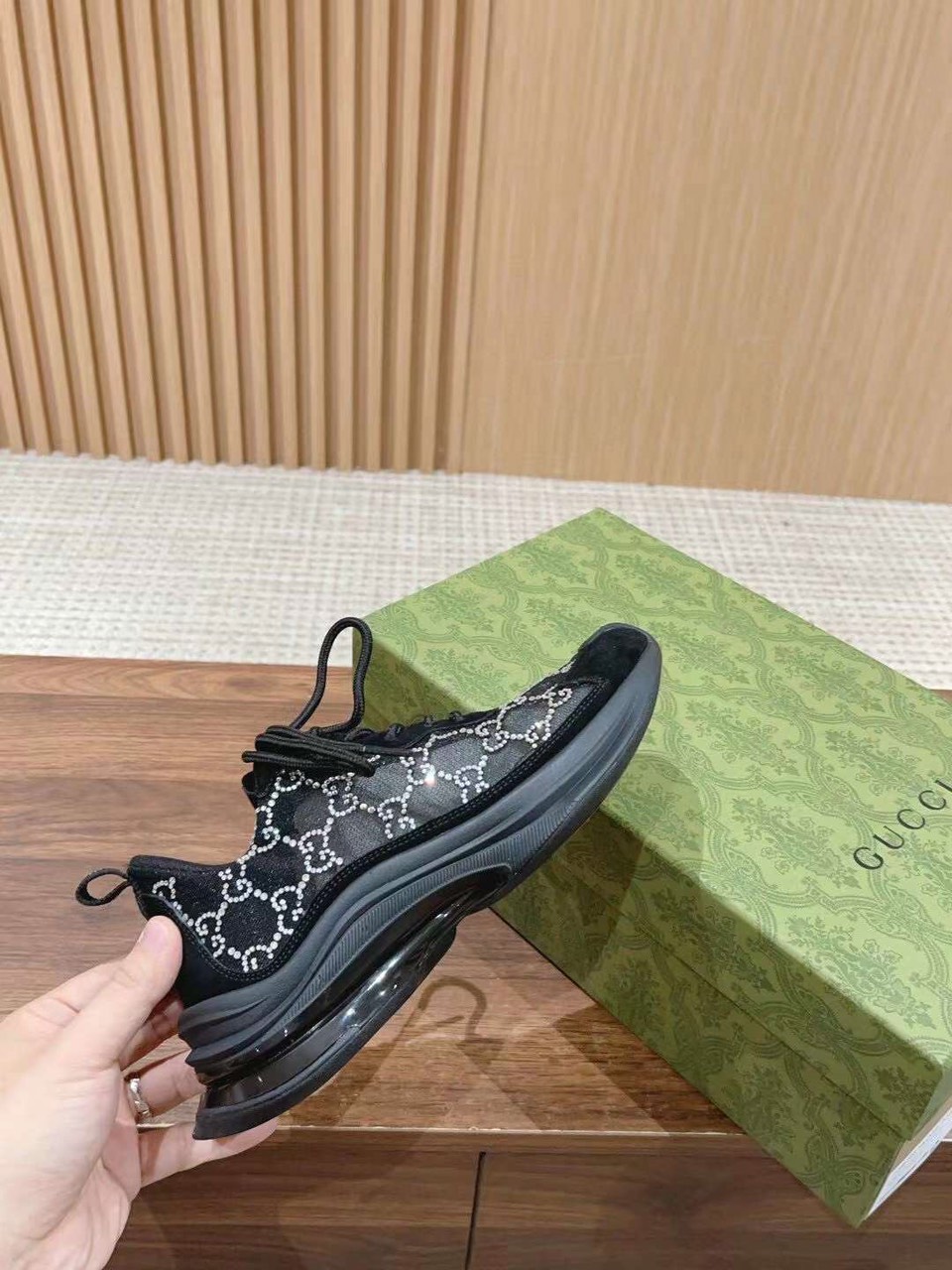 (1:1 replica) Gucci Women s Run SS 2023