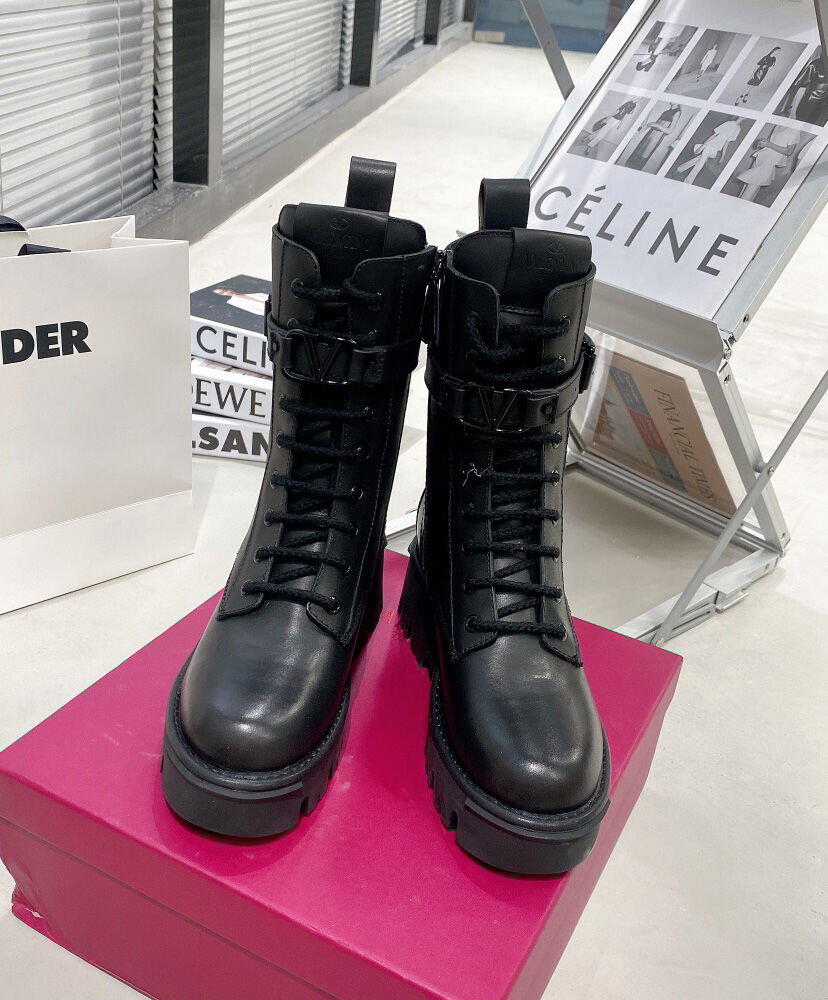 (1:1 replica) Valentino Women s Campsite Calfskin Combat Boot 50 MM Black