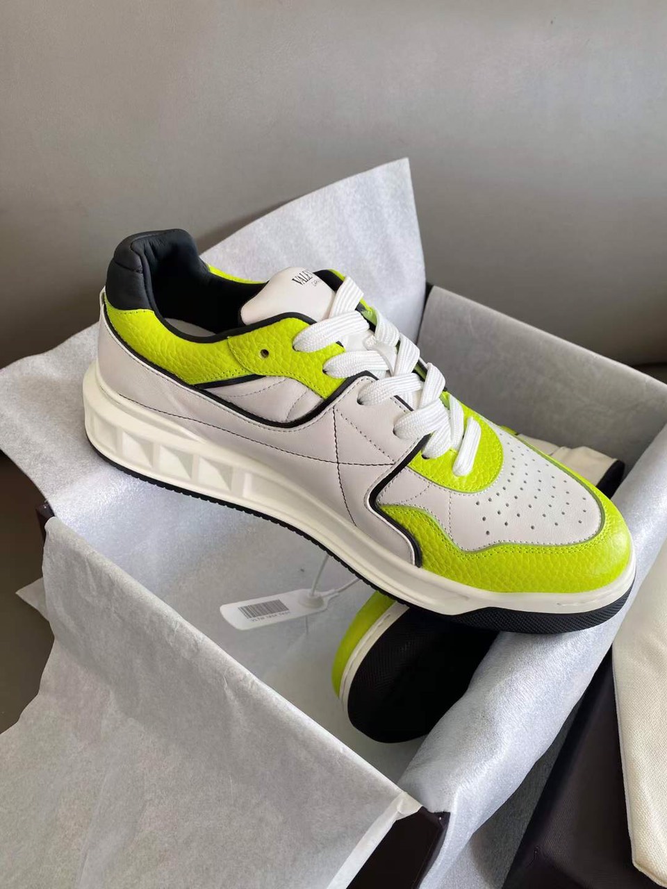 (1:1 replica) Valentino Garavani One Stud Unisex Shoes
