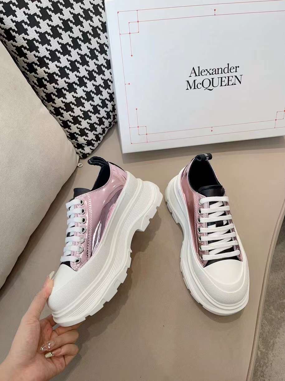 (1:1 replica) Alexander McQueen Tread Slick Lace Up Unisex Shoes