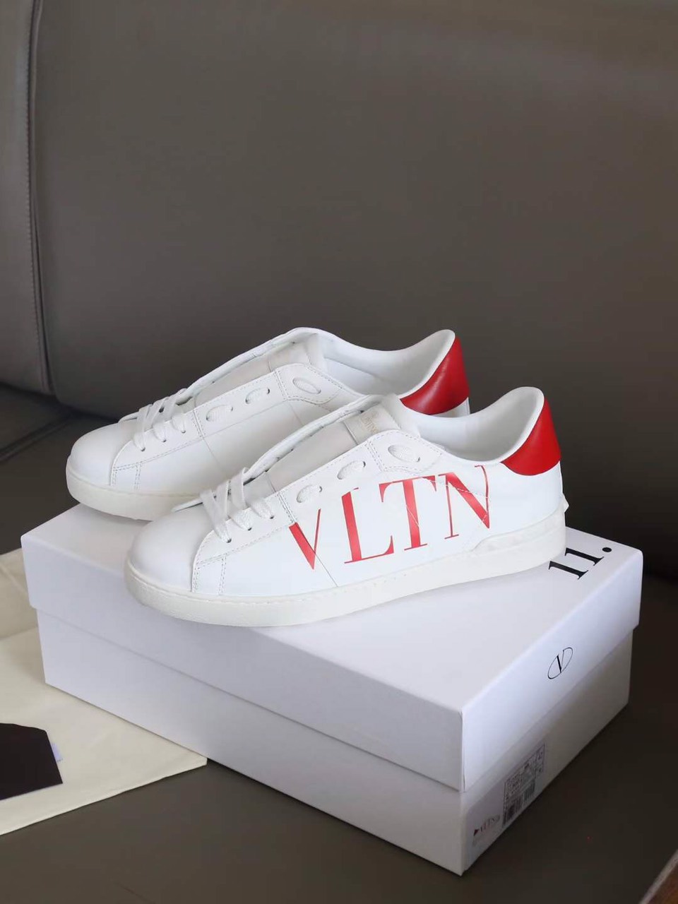 (1:1 replica) Valentino Open Logo 3D Unisex Shoes