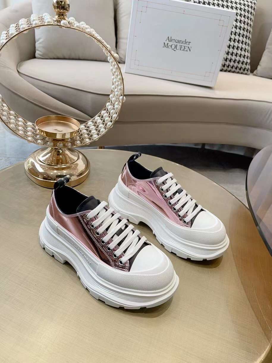 (1:1 replica) Alexander McQueen Tread Slick Lace Up Unisex Shoes