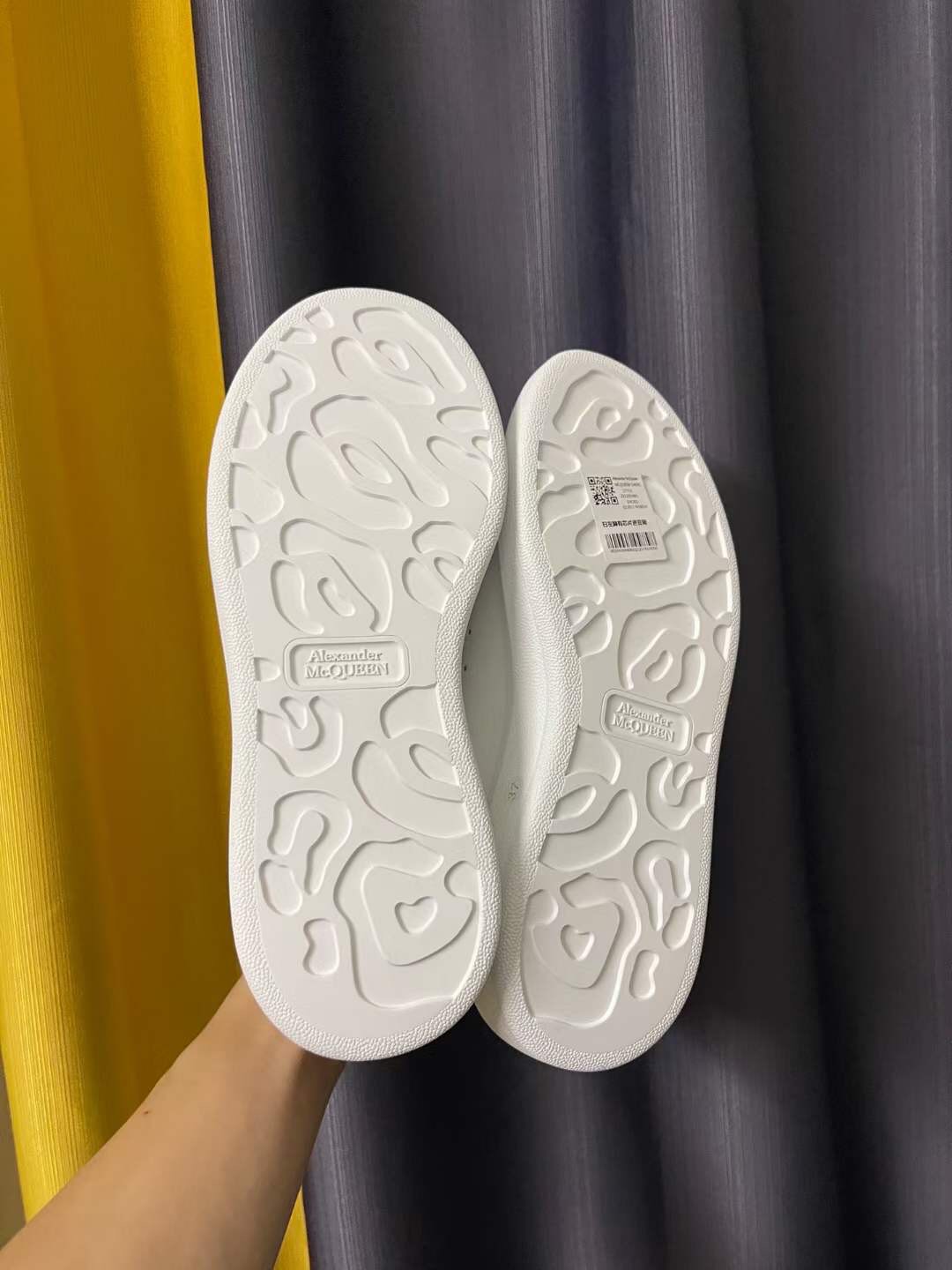 (1:1 replica) Alexander McQueen Sneaker Unisex