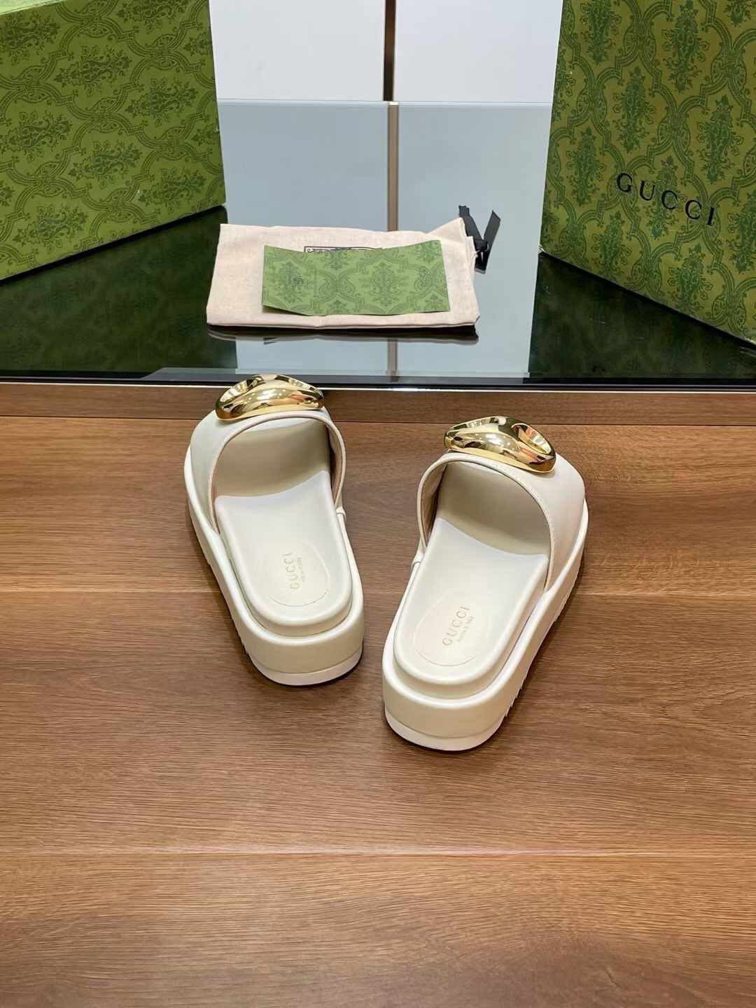 (1:1 replica) Gucci Leather Women s Flips Flops