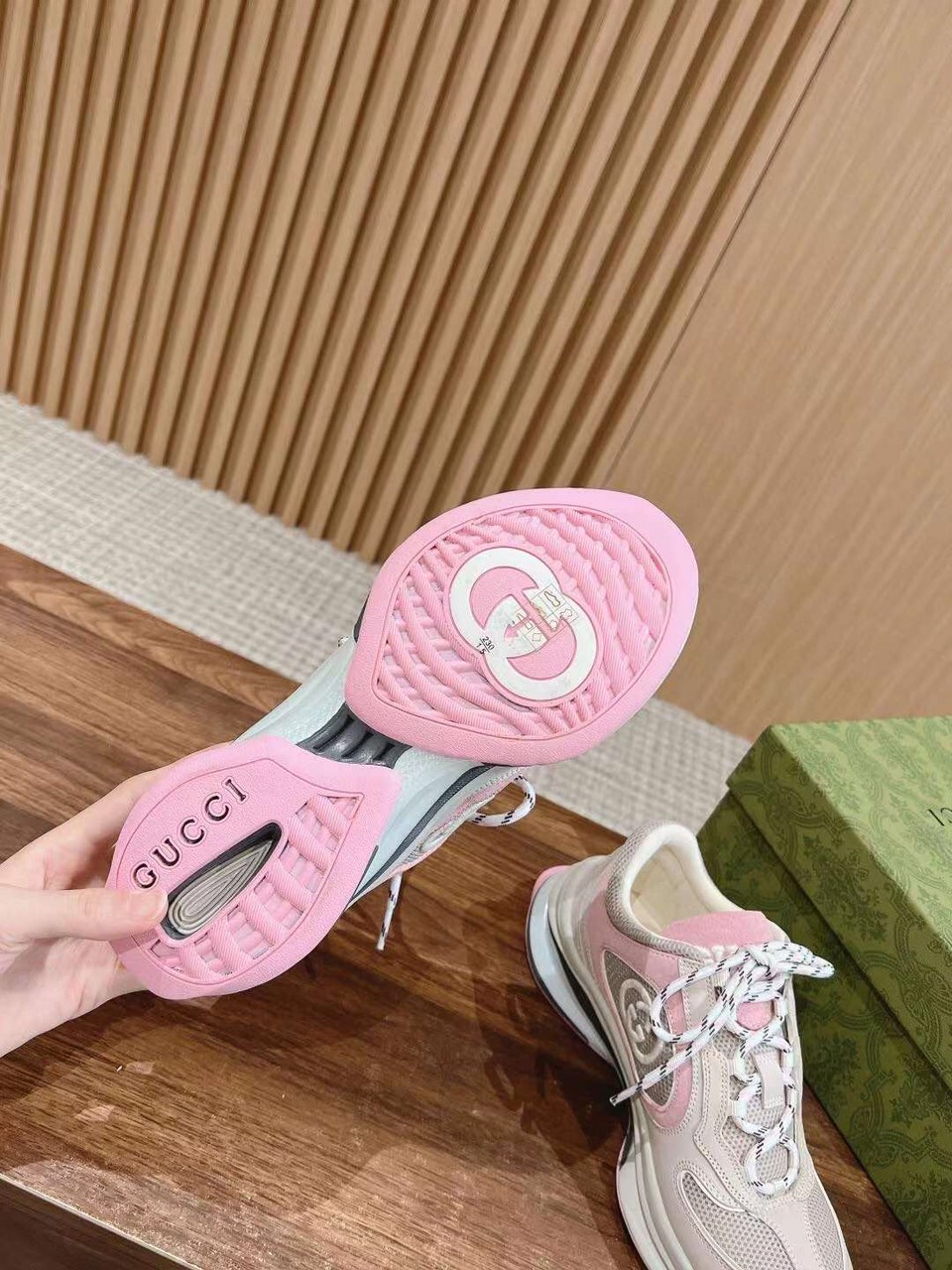 (1:1 replica) Gucci Run Parade Unisex Shoes