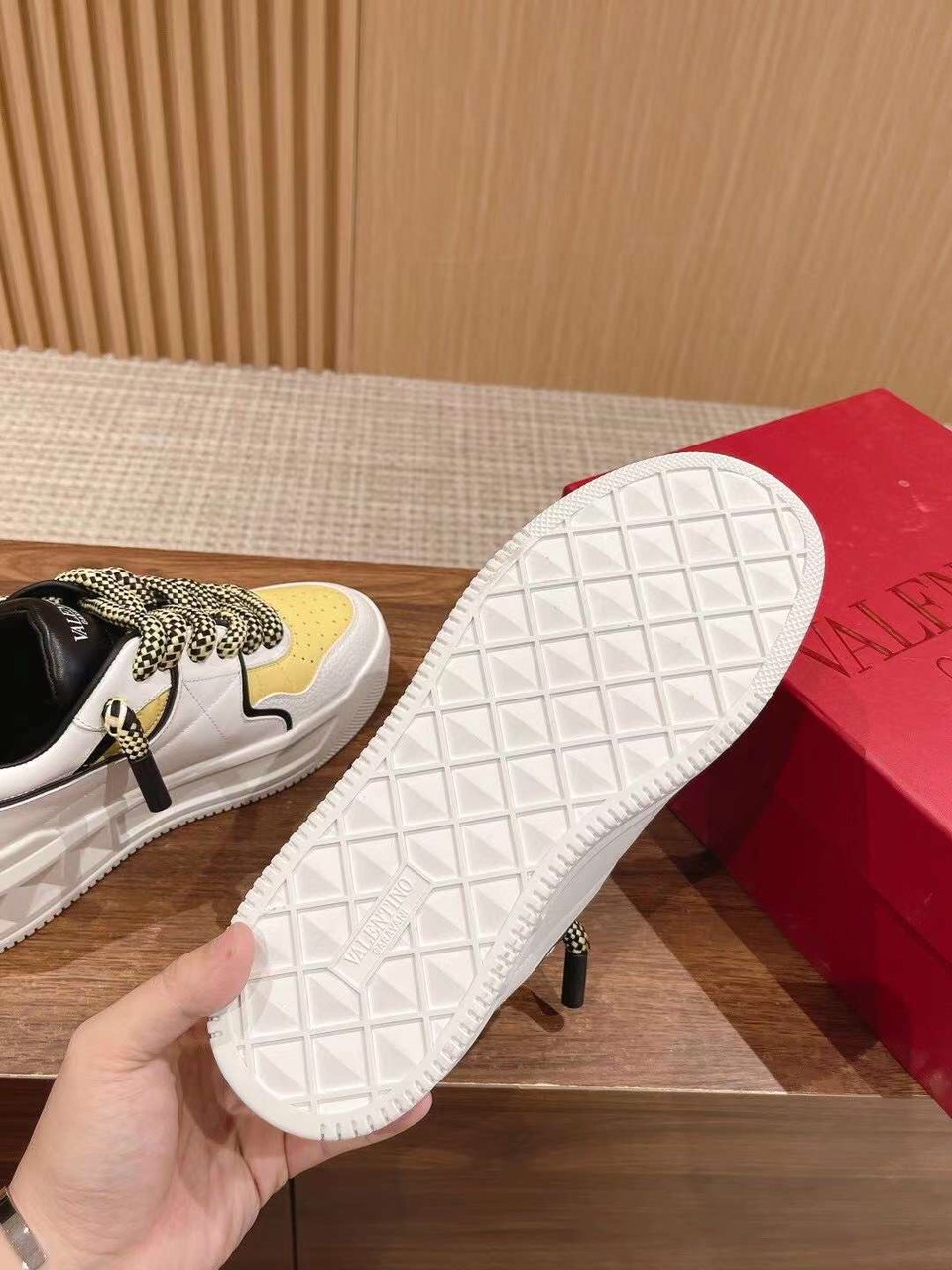 (1:1 replica) Valentino Garavani One Stud XL Unisex Shoes