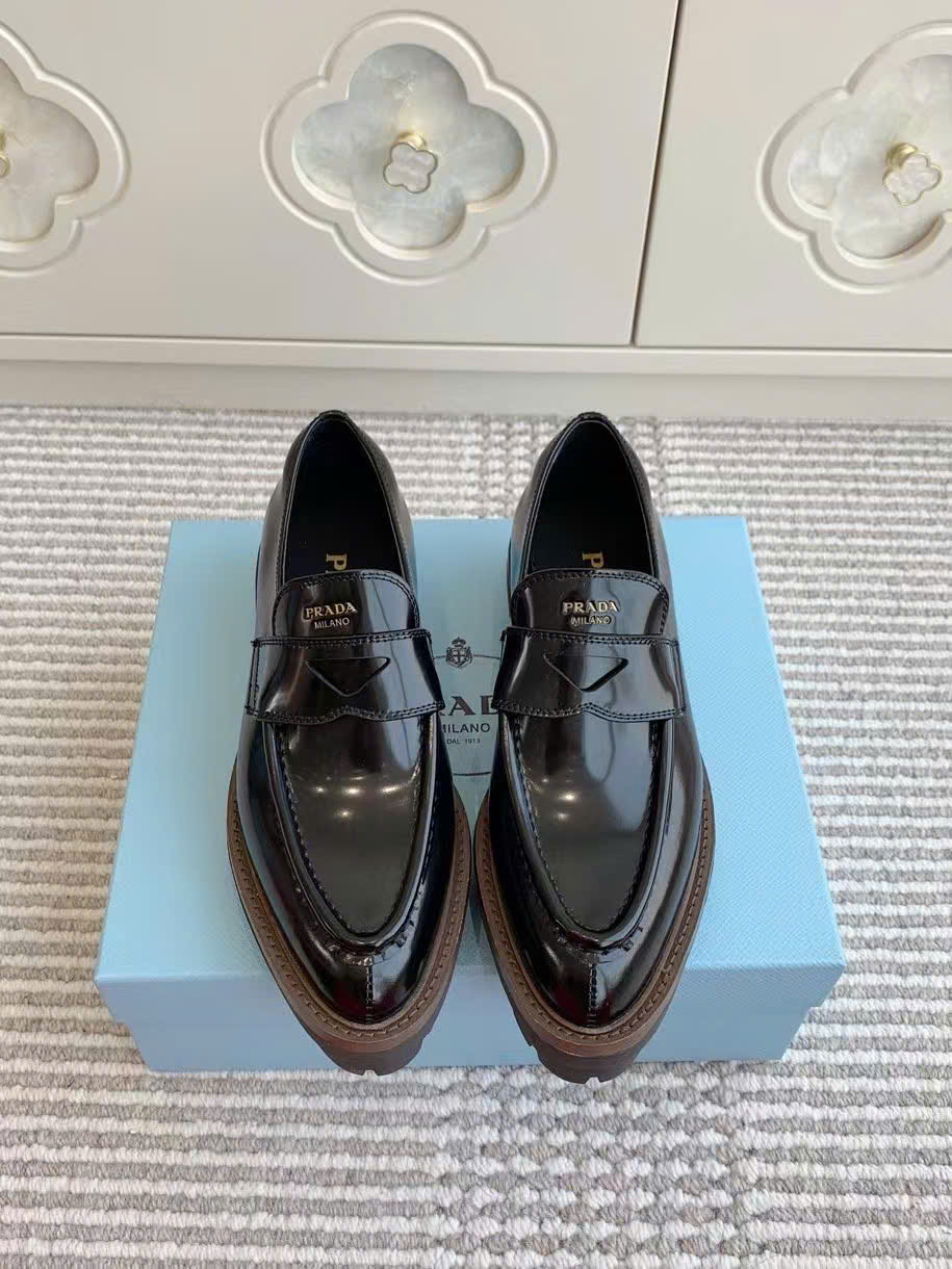 (1:1 replica) Prada Leather Women s Loafers Shoes