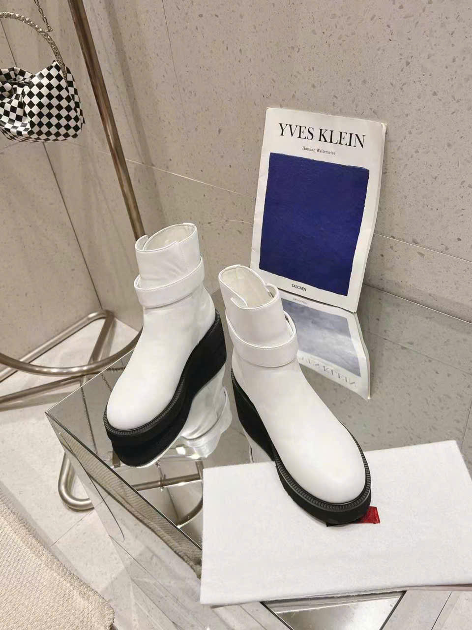 (1:1 replica) Valentino Vlogo Signature Women s Boots