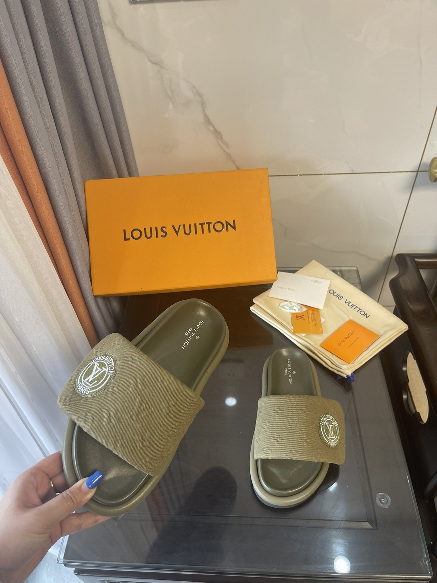 (1:1 replica) Louis Vuitton Women s Pool Pillow Comfort Mule Green For Women LV