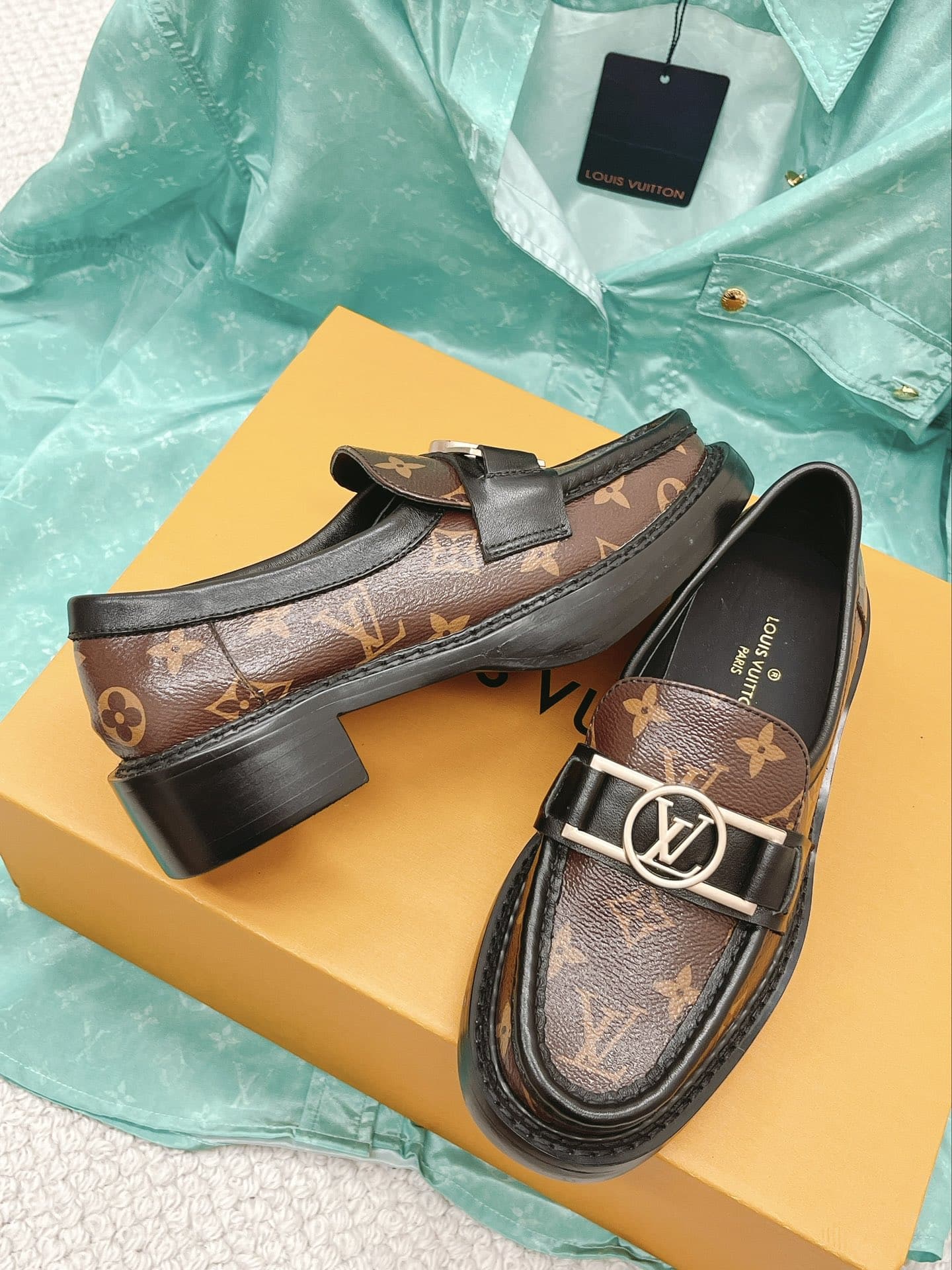 (1:1 replica) Louis Vuitton Women s Academy Loafer Gold Toned Hardware Brown For Women LV