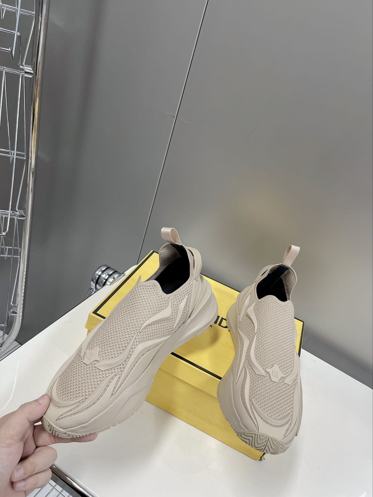 (1:1 replica) Fendi Low Trainers Sneakers Beige For Women
