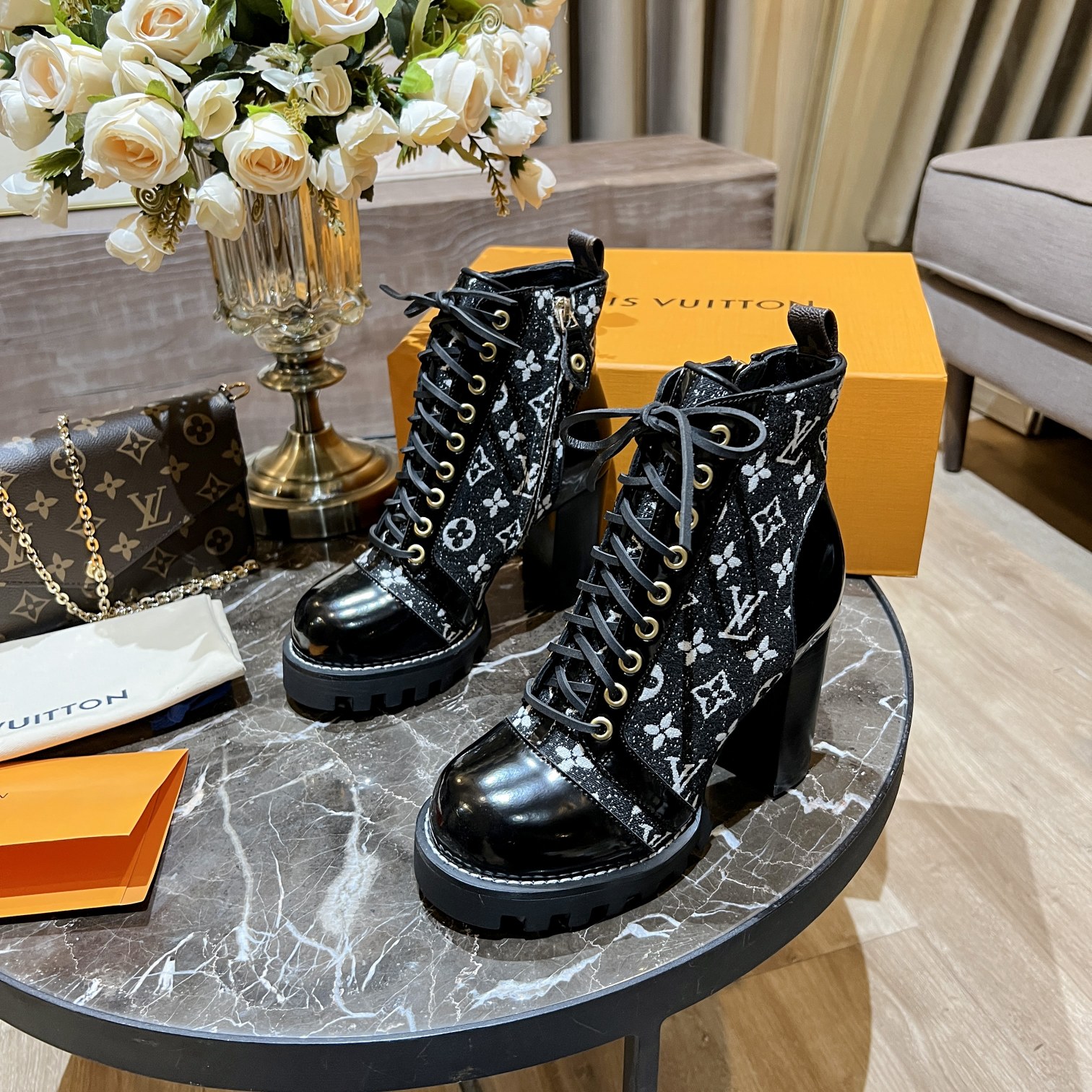 (1:1 replica) Louis Vuitton Women s Star Trail Ankle Boot Black For Women LV
