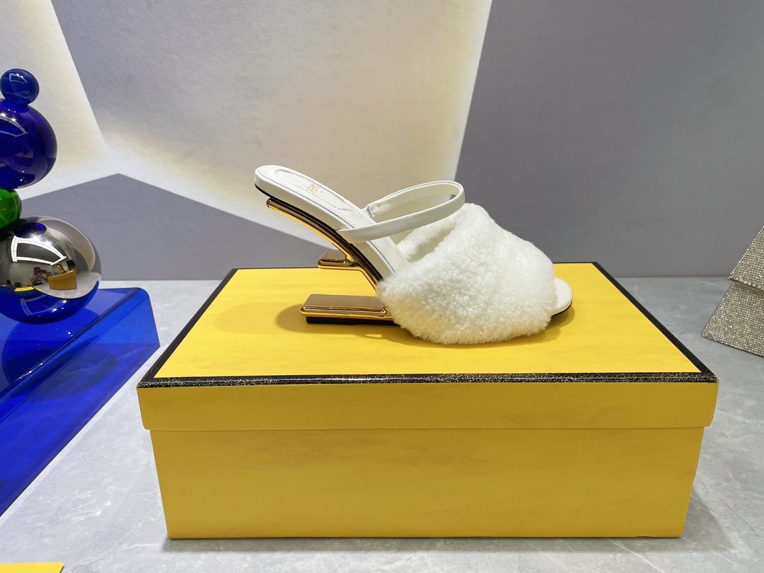 (1:1 replica) Fendi First White Sheepskin High-Heeled Sandals For Women 8R8212AHGJF0CA4