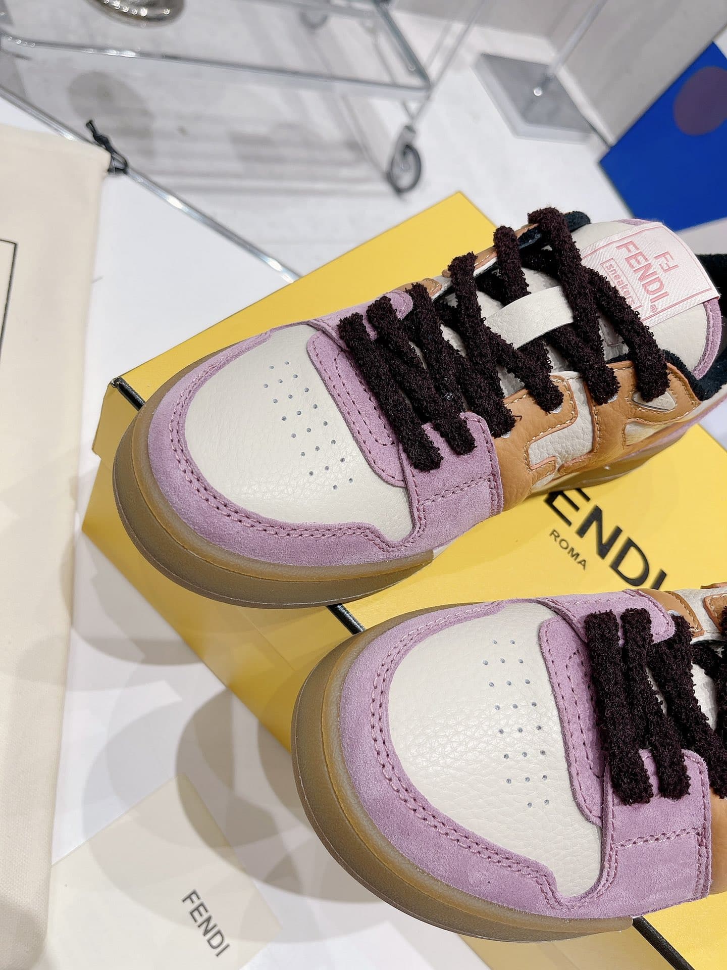 (1:1 replica) Fendi Match Pink Low Tops For Women 8E8252AI1NF1H1C