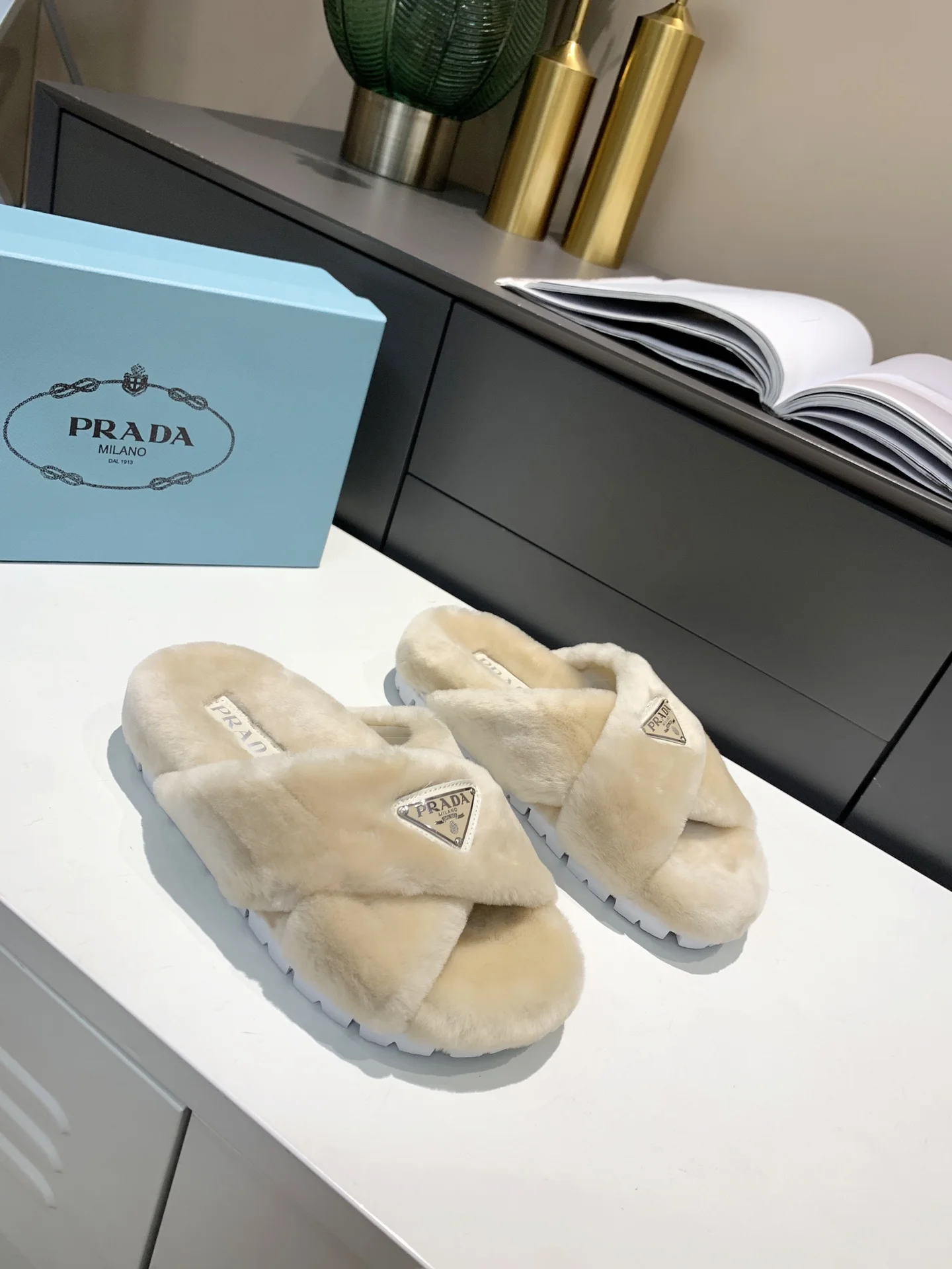 (1:1 replica) Prada Shearling Sandals Beige For Women 0.8in/20mm PRD 1XX600_173_F0379_F_ZF20