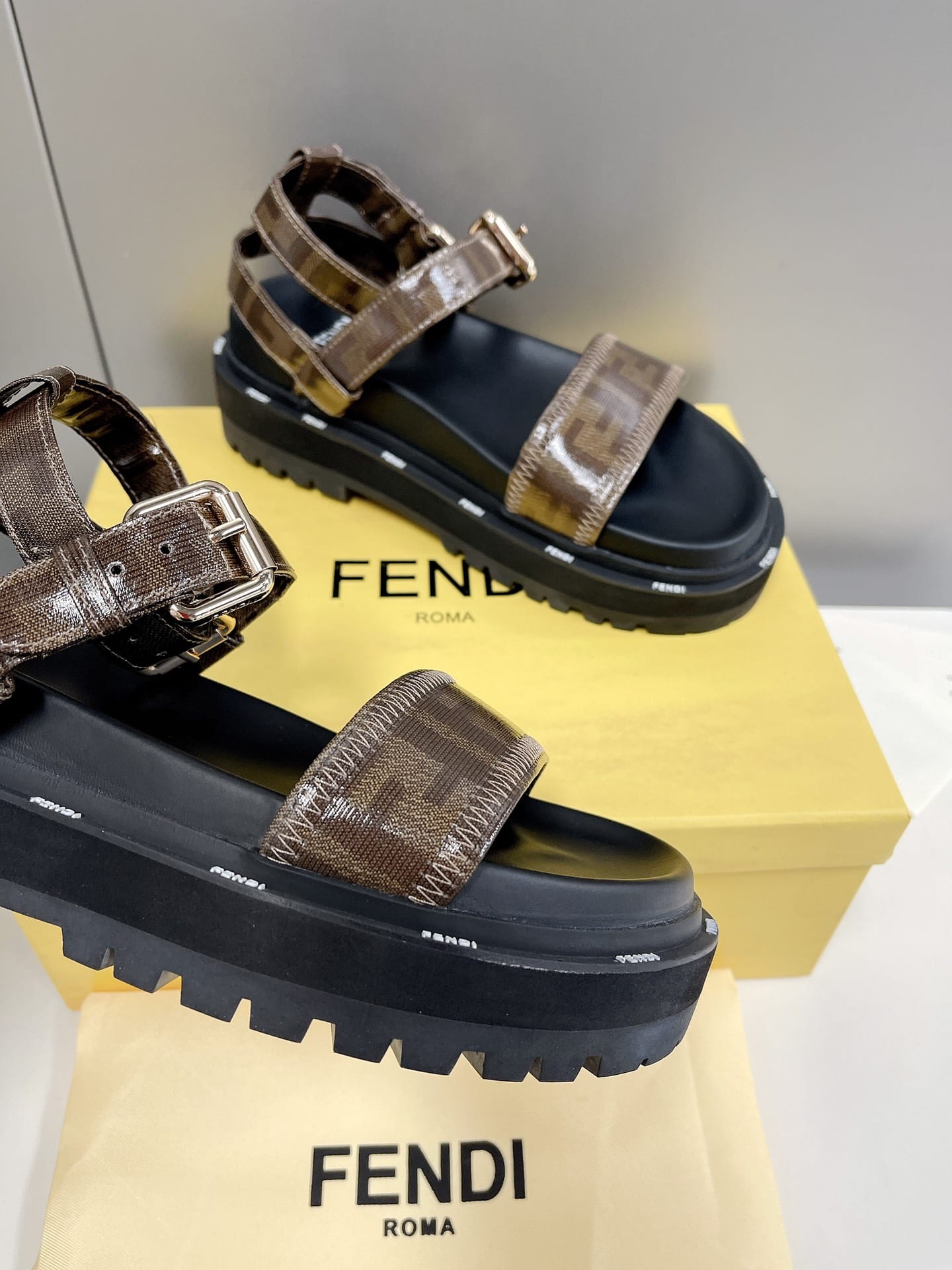 (1:1 replica) Fendi Brown FF Jacquard Sandals For Women