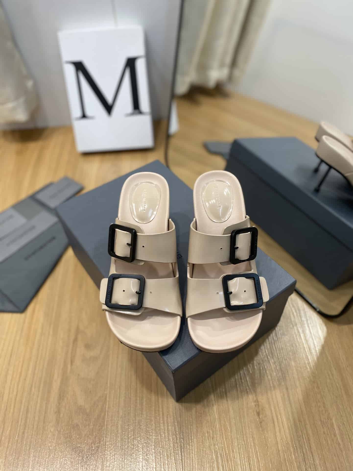 (1:1 replica) Balenciaga Cagole Sandal Beige For Women
