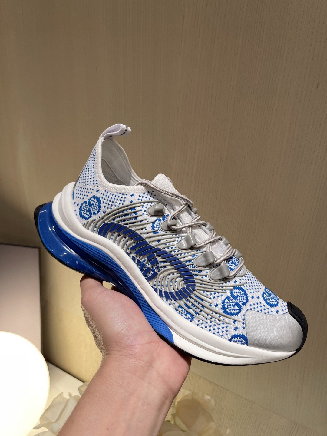 (1:1 replica) Gucci Run Women s Sneaker White Blue For Women 680900 USN10 8485
